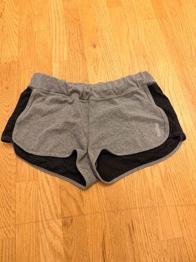Ladies Size Medium "Reebok" Gray Athletic Shorts with Black Mesh Panels GUC ❤️
